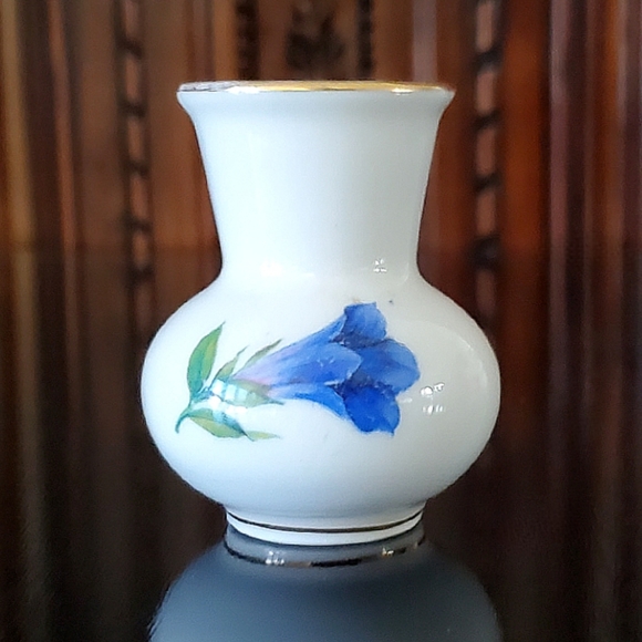 Vntg Bavarian Blue 💙 Gentian Flower 2 1/2" Bud Vase Toothpick Holder Germany - Picture 6 of 13